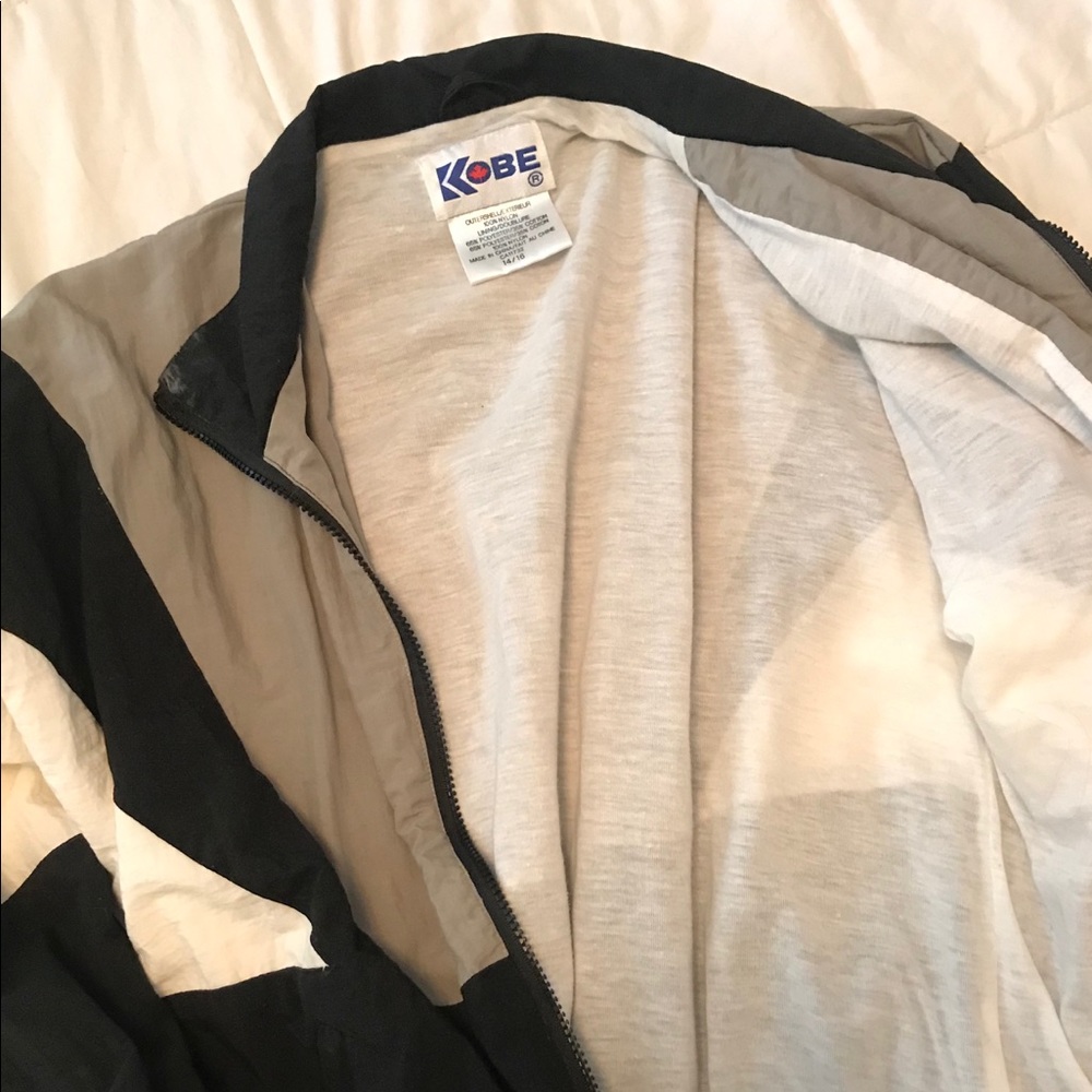 KOBE WINDBREAKER - Picture 3 of 4